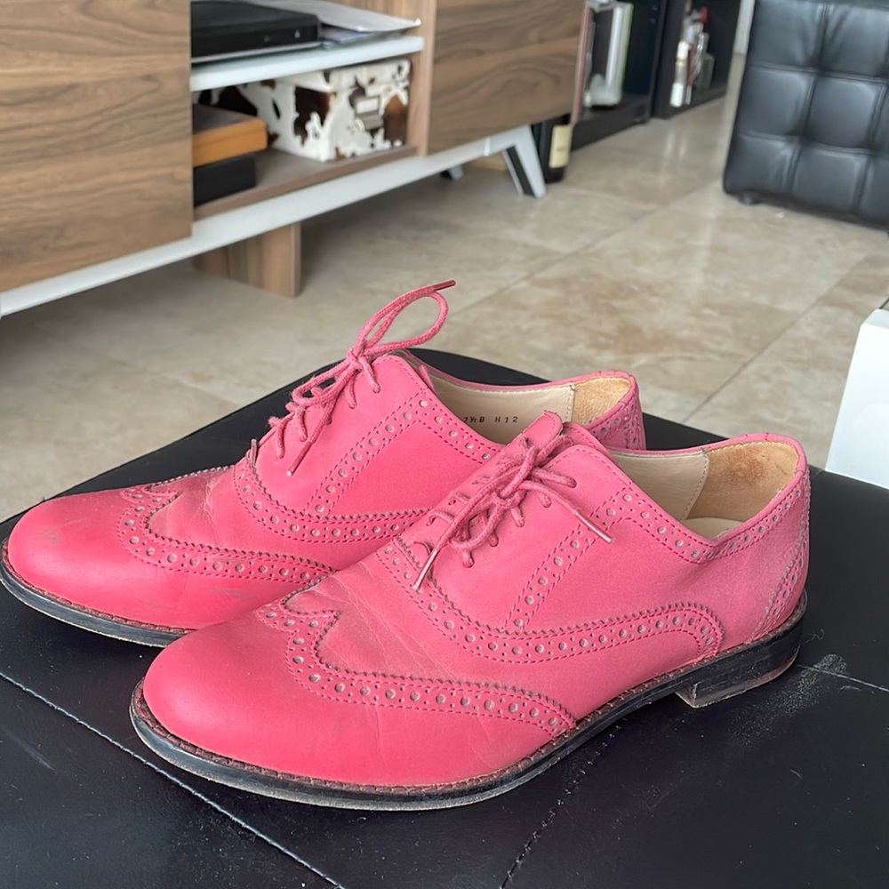 LAST DAYS. MOVING. CLOSE OUT. COLE HAAN RED LOAFERS SHOES.
